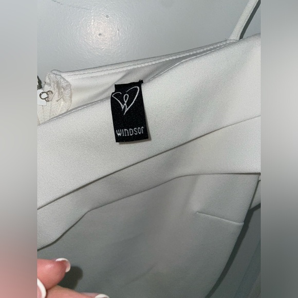 Windsor Valeria Formal Off The Shoulder Crepe Midi Dress Women’s size S - Picture 8 of 8